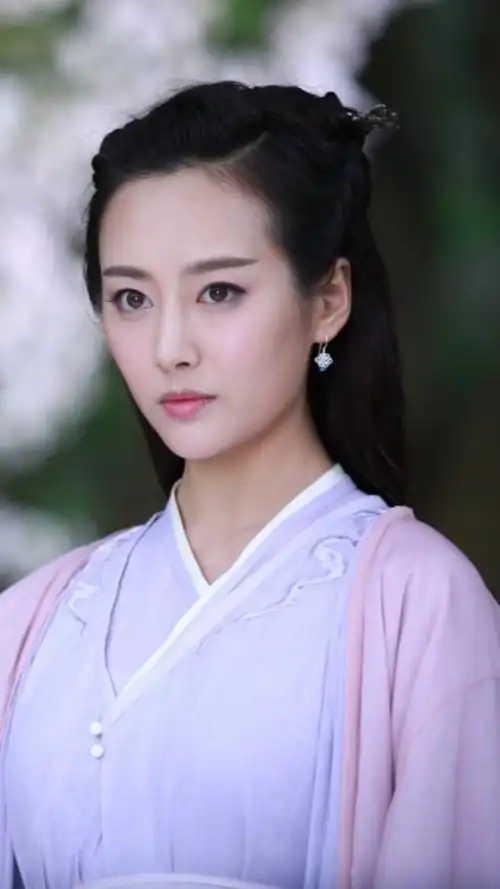 霓漫天竹染他在寻找琉夏的三魂七魄……花千骨寻找琉夏的三魂七魄!