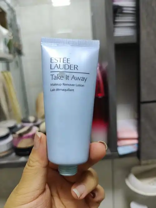 雅诗兰黛卸妆乳使用方法