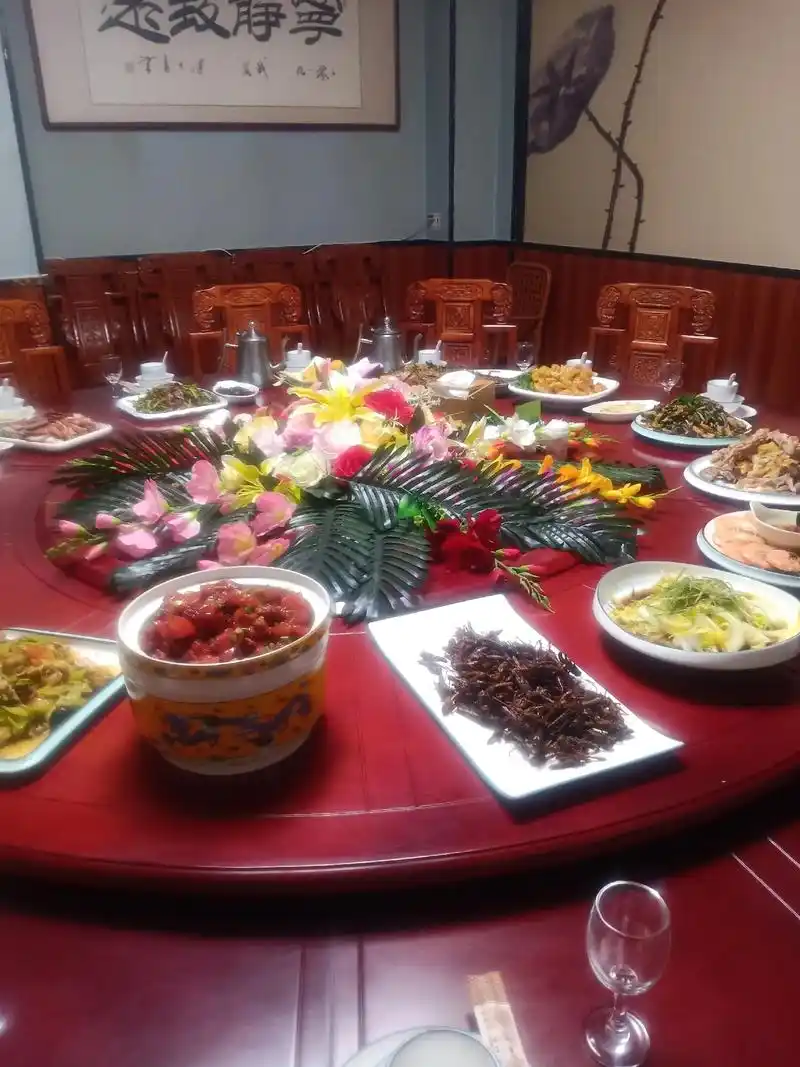 生日宴488一桌16个菜,顾客自己搭配的,也是不错的呦!啤酒 - 抖音