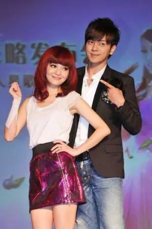 人气偶像罗志祥与美少女张韶涵首次搭档图