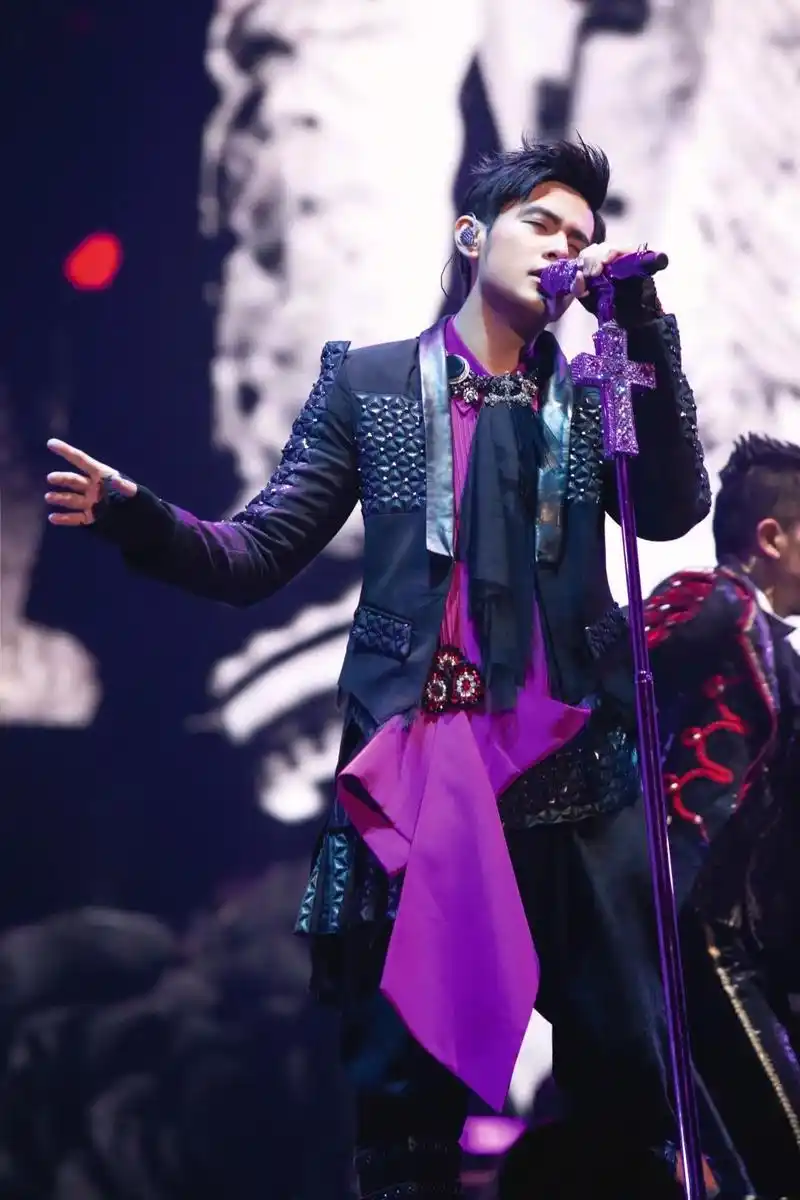 专访| 走进"艺术伦"的世界,周杰伦:艺术有种不可思议的力量