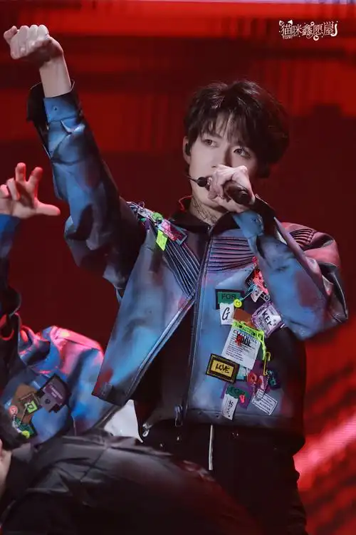 朱志鑫baggy jeans混剪##朱志鑫百变舞台风格##朱志鑫 断层c位饶苘