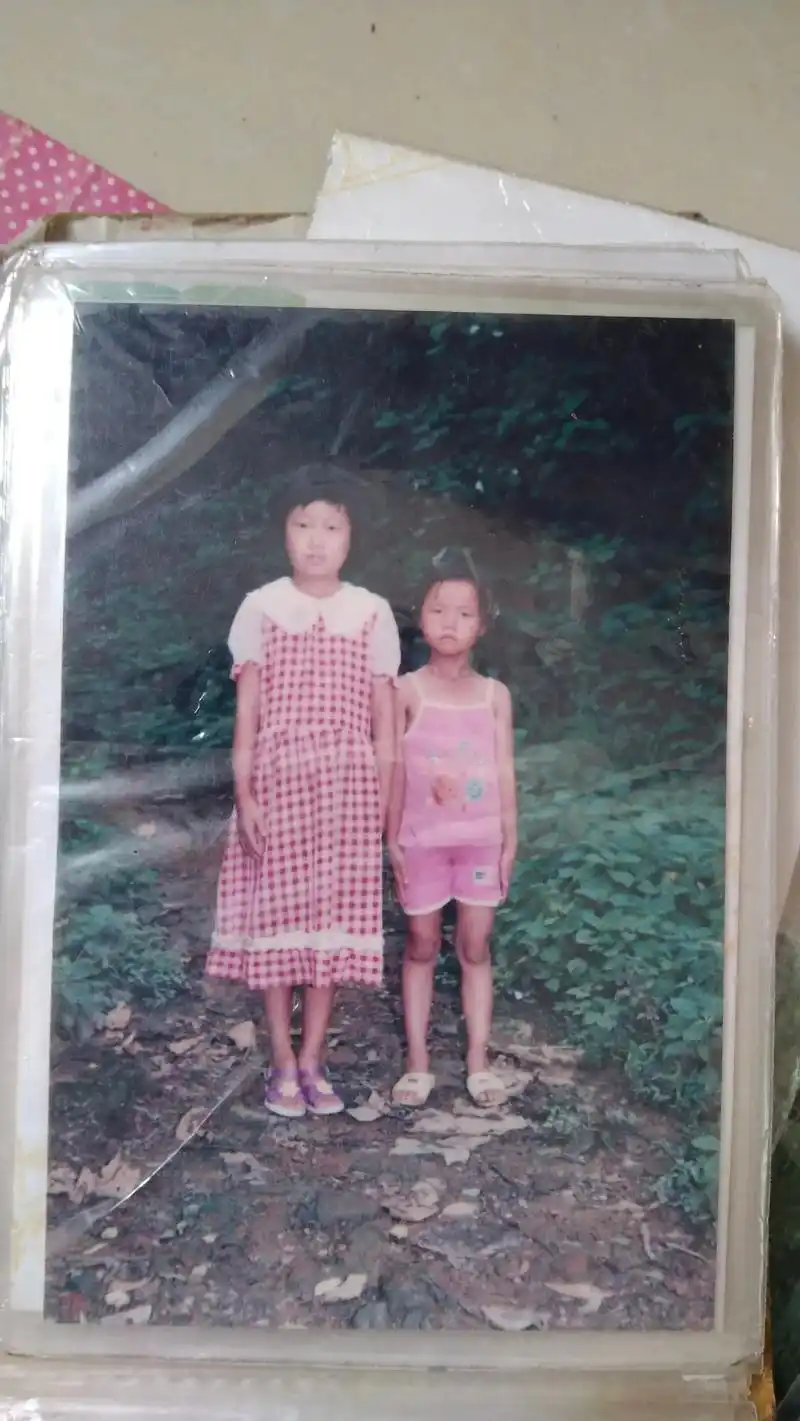 不经意翻出自己小时候的照片,才理解那句目光所及,皆是回忆,心之所向