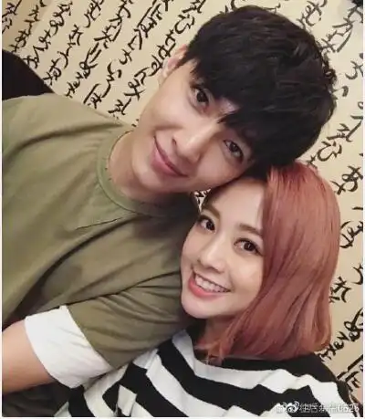 炎亚纶出柜风波:爱豆该为性向被嘲笑吗?