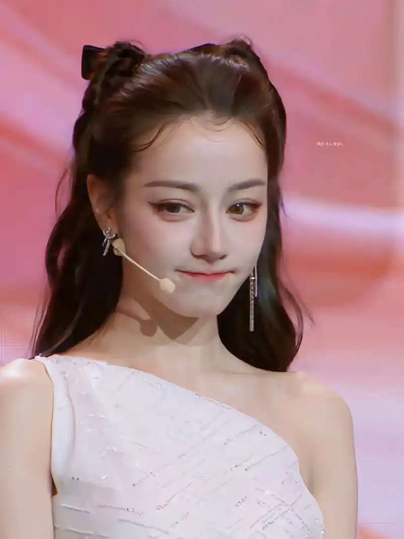 可爱猫猫头#迪丽热巴 #向全世界安利 - 抖音