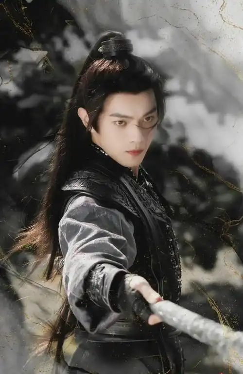 许凯#古装造型还是十分俊朗的,演技也是可圈可点,不论是深情,是活泼
