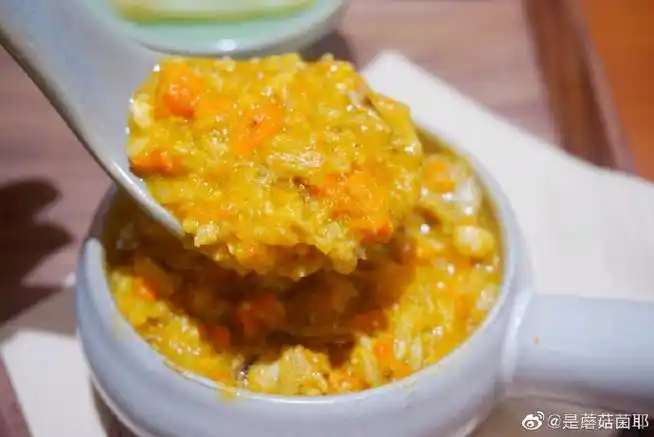 美食新品安利大赛#0215今天周末 简单的吃碗面吧来一碗蟹黄满满