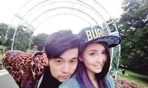 昆凌17岁就被周杰伦追到手,看到她的旧照,怪不得周杰伦想娶她老