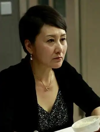 图张凯丽现实中的老公图片曝光称结婚时他还没我有钱