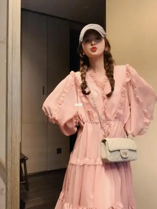 甜美公主风温柔浪漫樱花粉连衣裙