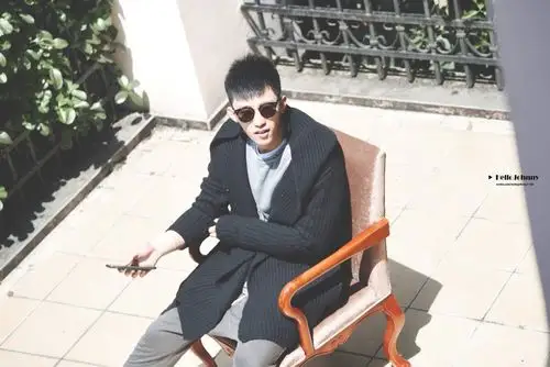 关注   #黄景瑜 偷偷看着你可爱的笑容 你就像天上的云朵我好想变成