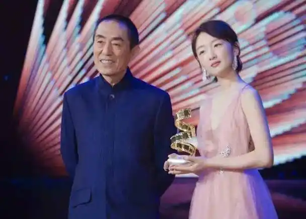 官方叫停明星天价片酬一线明星片酬大揭秘一个比一个荒唐