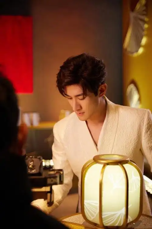 范冰冰传了9年的绯闻男友是他穿纯白装如王子比李晨还帅