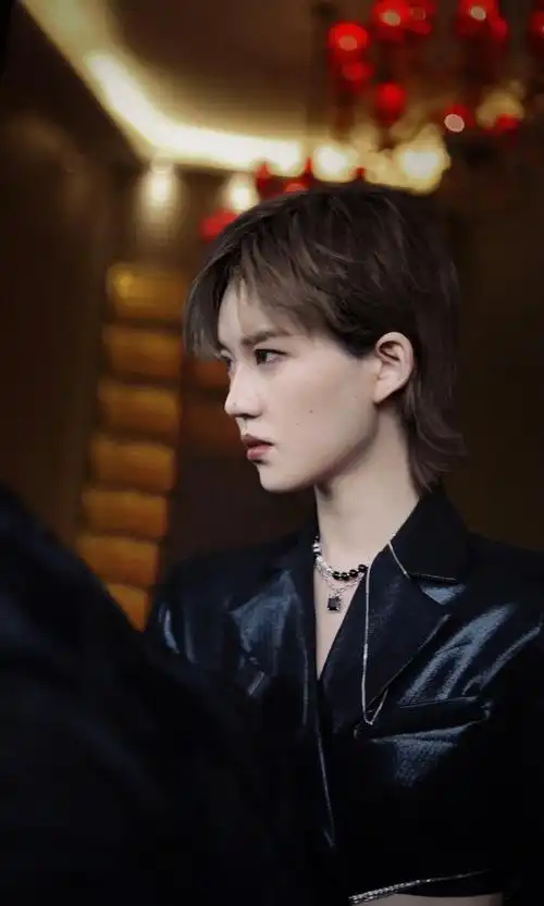 像长城一样长的图预警!陆柯燃美貌吹b贴