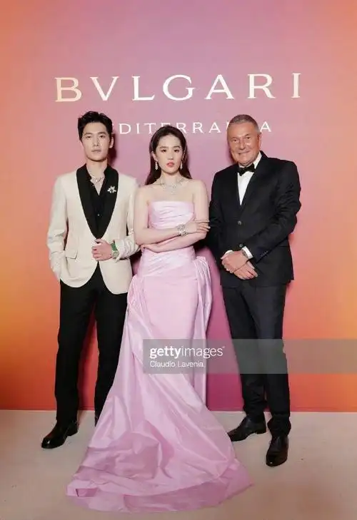 g社镜头下的刘亦菲杨洋##刘亦菲杨洋外网同框生图