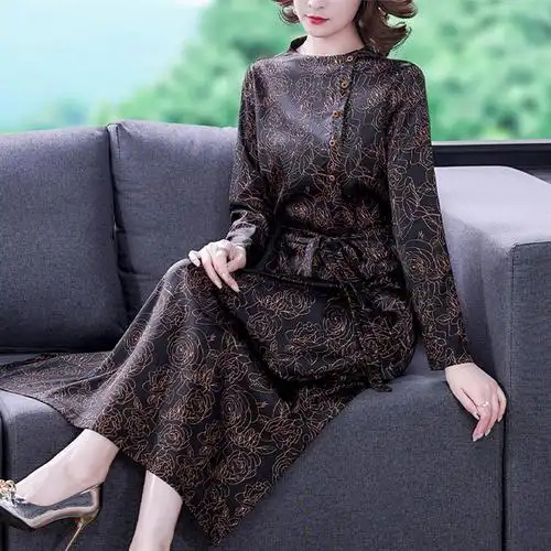 真丝长袖连衣裙秋装2021年新款女春高端大牌40岁妈妈裙子—大码女装
