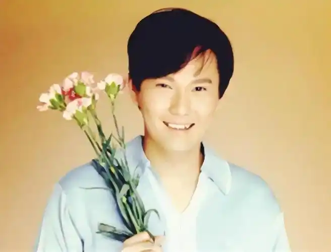 回顾张信哲56岁仍单身唱了半生情歌的他竟只有一个过去