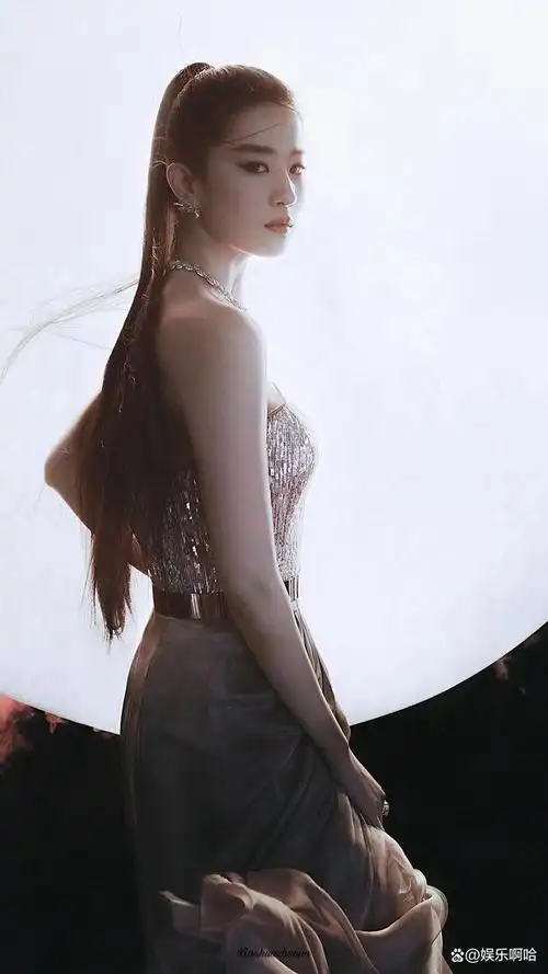 中国电影女神刘亦菲演技炉火纯青多才多艺获得多项国际大奖