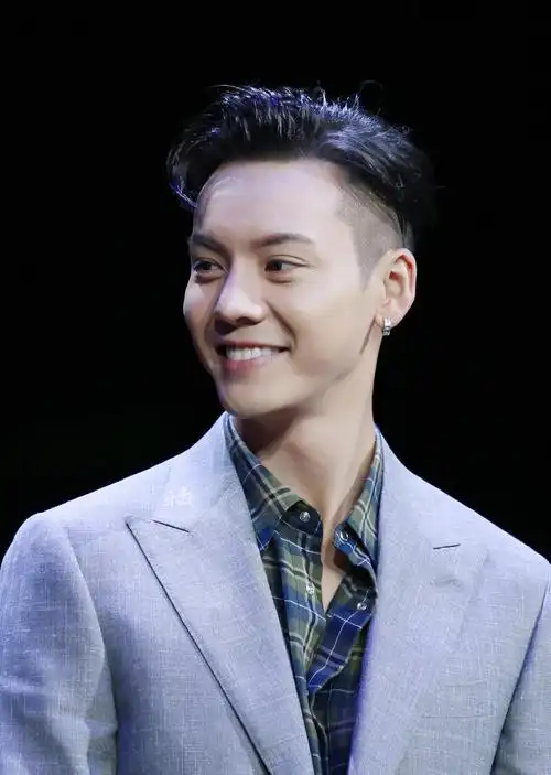 陈伟霆绅士西服帅气图片68