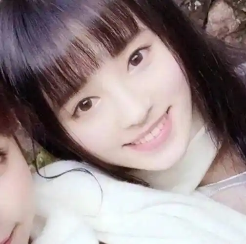 离开snh48后,本以为鞠婧祎变化够大了,哪知许佳琪才是改头换面