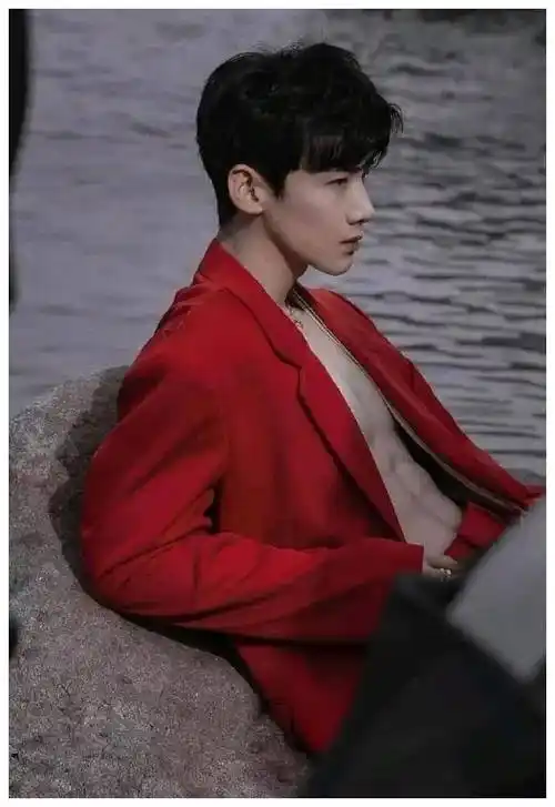 怀柔王子白敬亭,俘获万千少女心,细数追随者无数_青春_中国_电视剧