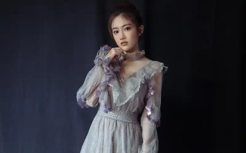 汤梦佳清新甜美写真图片桌面壁纸