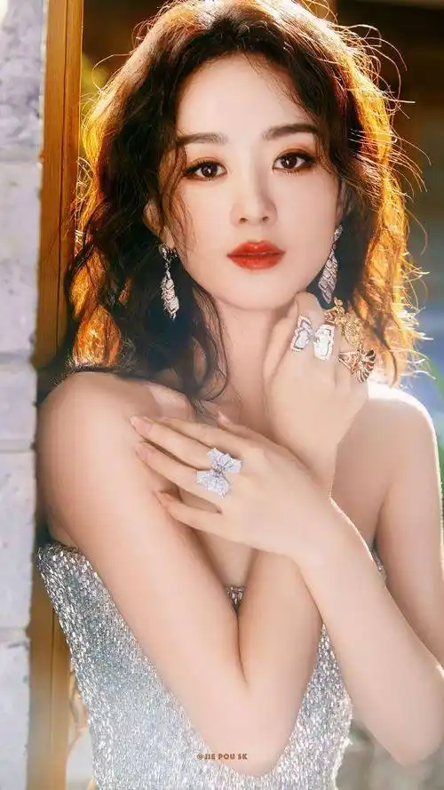 赵丽颖鼻子被质疑垫高,对比照曝光二者相差甚远_才华_明星_外貌