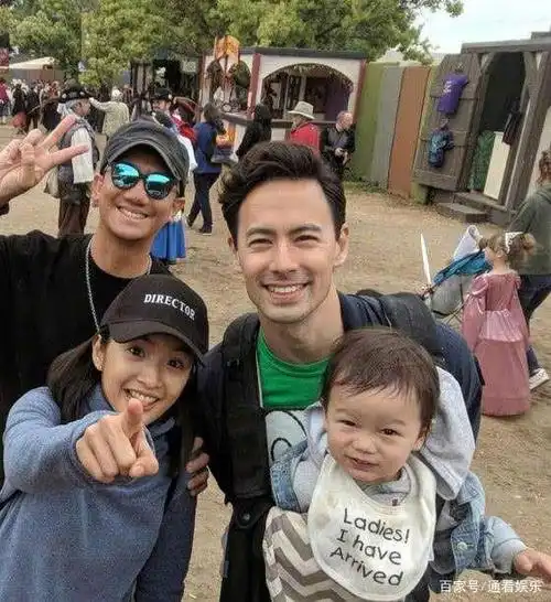 林依晨产女后首现身,一脸胶原蛋白仍似少女,手上钻戒却抢镜了