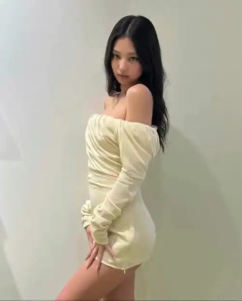 【jennie】奶白色性感小猫妮