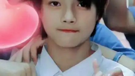 许凯!帅哥小时候还是帅哥!