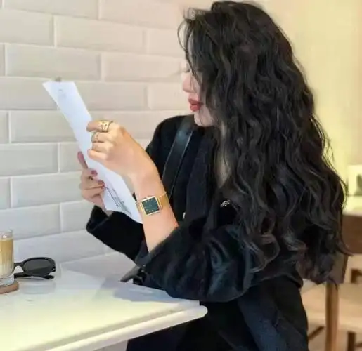 港风慵懒大波浪卷发图片,港风复古卷发中长发照片