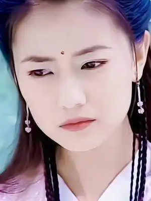 高圆圆所饰演的周芷若真是我见犹怜,好美好哀怨啊,让人对这个角色恨不