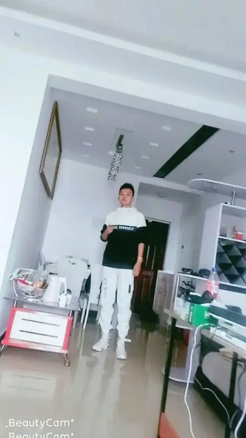 这个男生会有女生追吗?身高一米八七