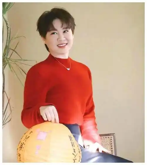 小沈阳庆生,妻子40岁改头换面,庆生场面惊艳!