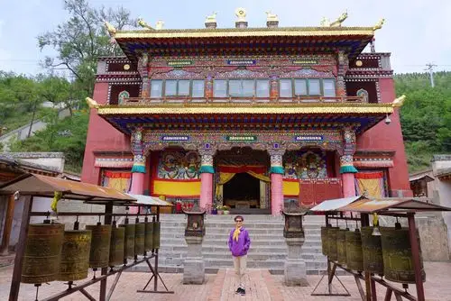 度母殿建于2002年,由塔尔寺第四世扎西活佛出资所建.