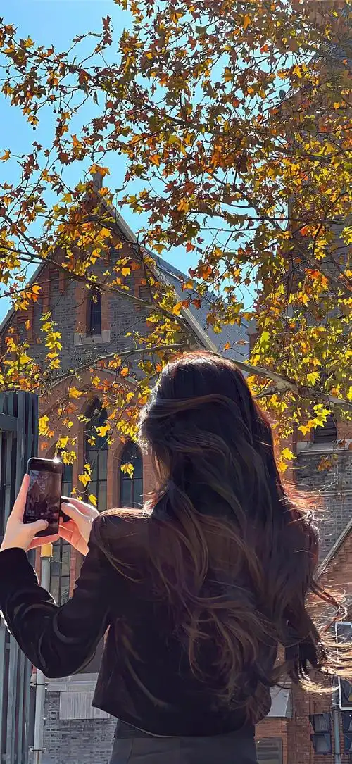 氛围感女生背影壁纸