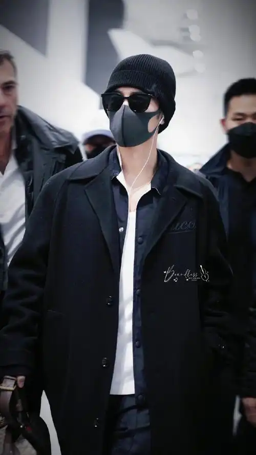 肖战米兰机场饭拍##肖战机场##hello时装周