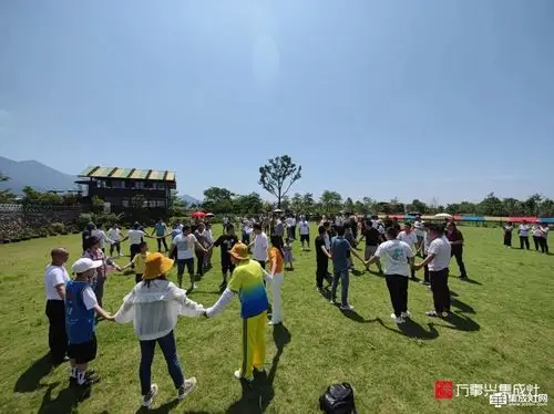 凝心聚力 再创辉煌 万事兴集成灶户外团建活动嗨翻天_中华集成灶网