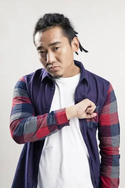 中国新歌声扎西平措夺冠刘欢首成冠军导师