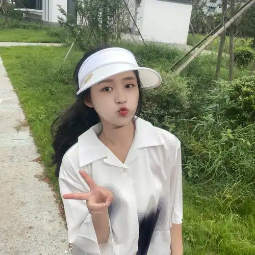 单马尾女孩近期分享