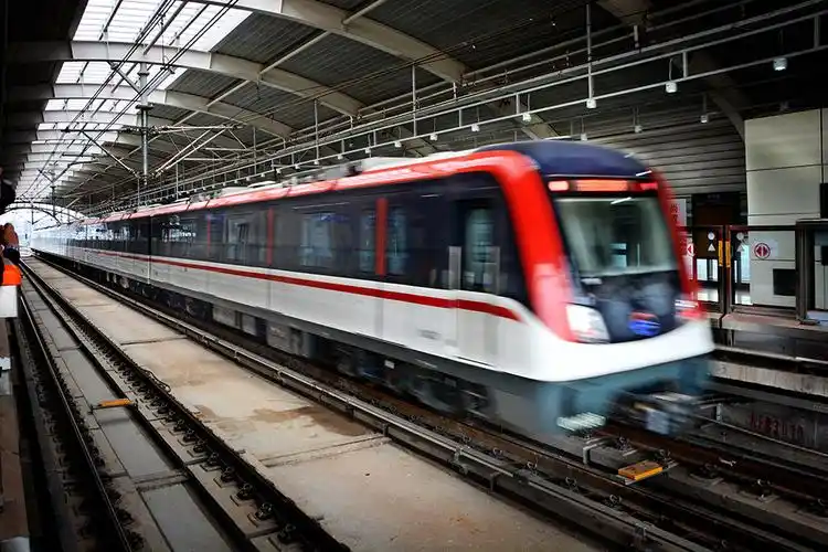 长沙轨道交通畅 地铁奔驰星城靓