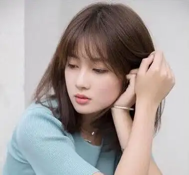 网红锁骨发长直发,披肩锁骨太有诱惑力了_飘逸直发_女生发型大全