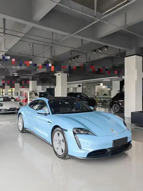 保时捷taycan冰晶蓝树莓紫现车