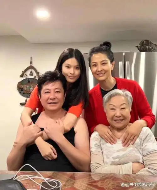 7月12日,孙思瀚的妻子刘茜在社交媒体上分享了一段视频,展示了他们