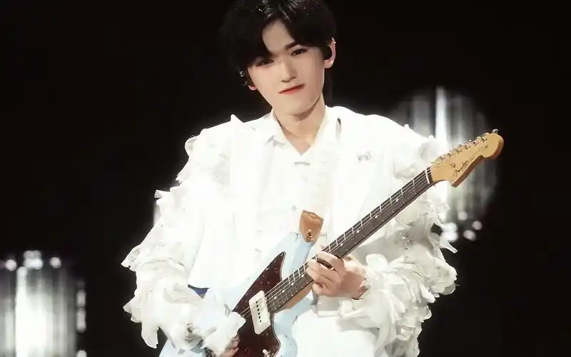 【宋亚轩直拍】 《从今以后 抬起头来 5:23pm》海口演唱会饭拍!