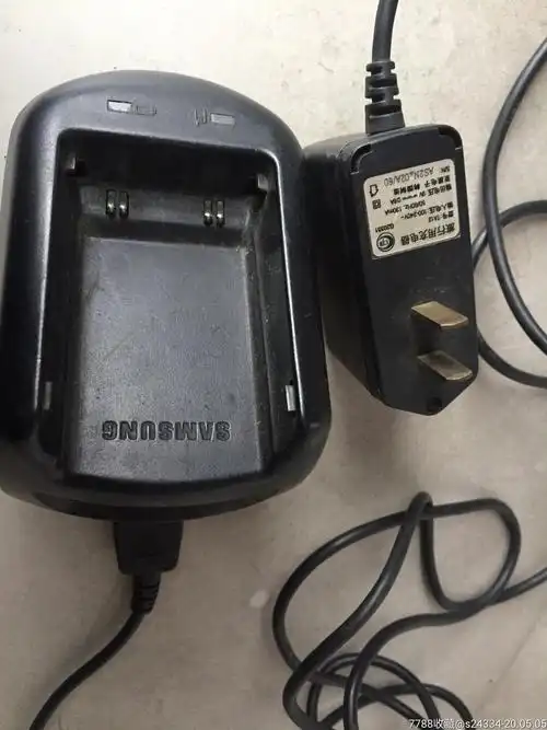 老三星充电器