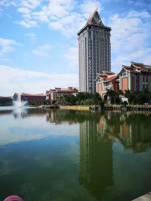 厦门集美大学百年庆典,兰色天空,美丽的校园,清香的