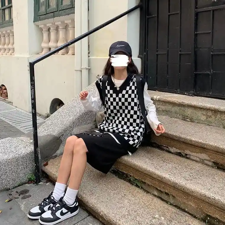 棕鹿图案好可爱,圆领宽松长袖t恤,日系中长款上衣,搭配牛仔裤 - 抖音