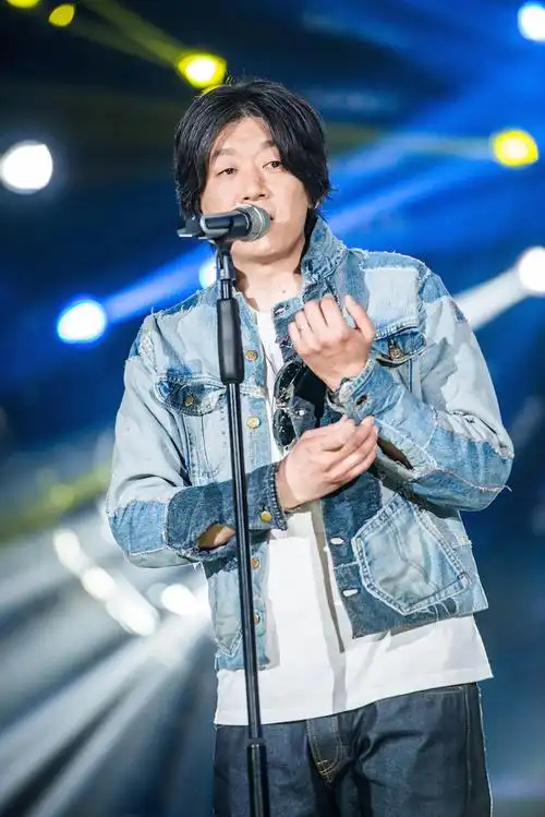 组图:《歌手》老狼来了!不唱民谣唱摇滚_高清图集_新浪网