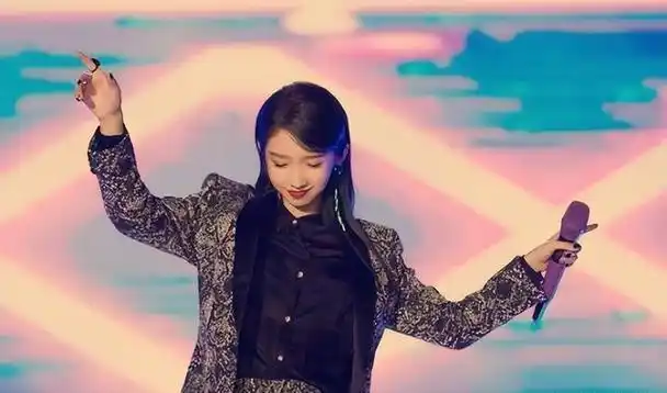 一个五线艺人竟然跑去开演唱会,这才是内娱最大的笑话!